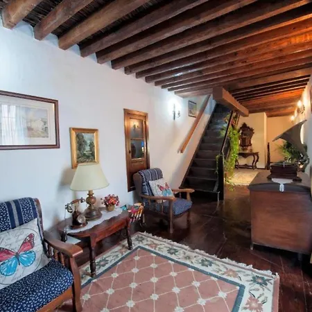 Charming With Breakfast Included, Wifi, Pool Apartment *