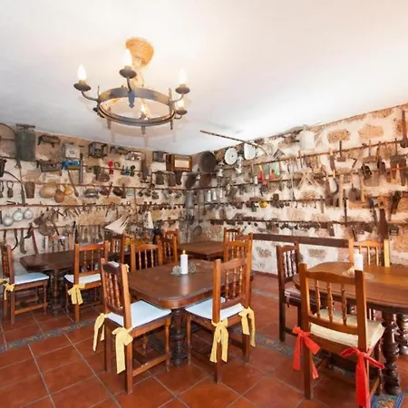Charming With Breakfast Included, Wifi, Pool Apartment